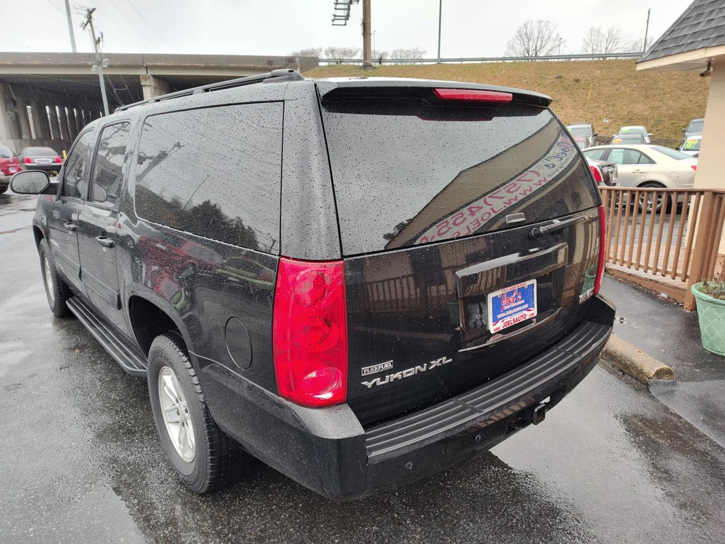 2007 Black GMC Yukon XL (1GKFK16337J) , located at 5700 Curlew Drive, Norfolk, VA, 23502, (757) 455-6330, 36.841885, -76.209412 - Photo#13